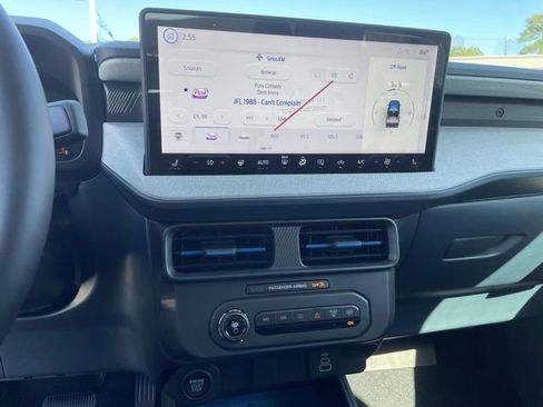 New 2025 Ford Maverick XLT w/ XLT Luxury Package AWD/4WD image 8