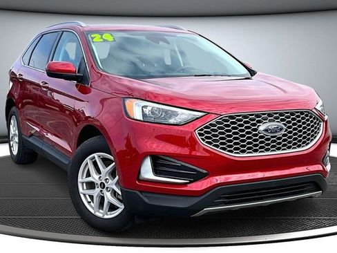 Used 2024 Ford Edge SEL image 3