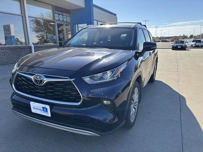 Used 2021 Toyota Highlander Platinum
