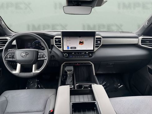 Used 2025 Toyota Tundra Limited AWD/4WD image 12