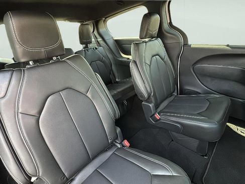 New 2026 Chrysler Voyager LX image 21