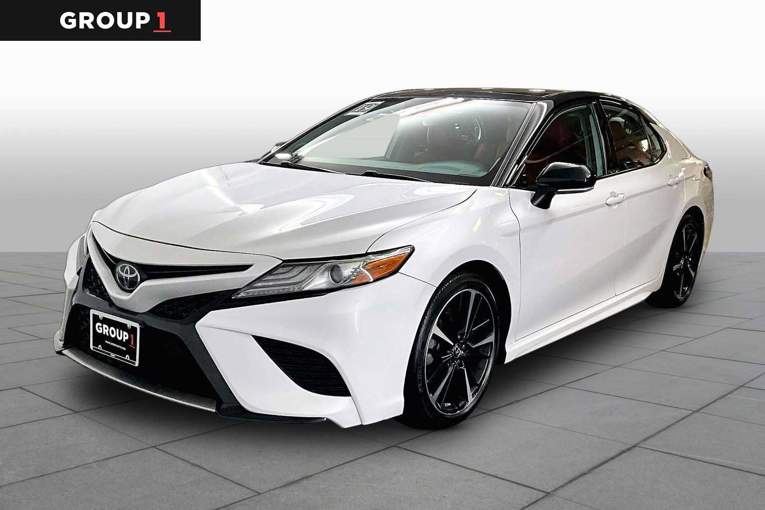 Used 2019 Toyota Camry XSE w/ Navigation Package FWD image 1