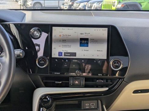 Used 2024 Lexus NX 250 FWD image 16