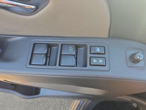Used 2024 Nissan Frontier SV w/ Technology Package RWD image 27