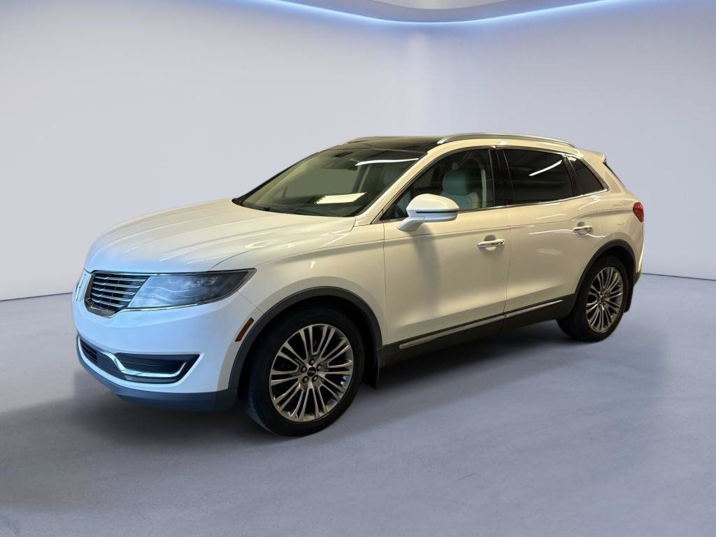Used 2016 Lincoln MKX Reserve w/ Luxury Package FWD image 3