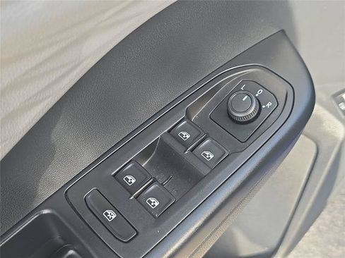 Used 2023 Volkswagen Taos S FWD image 12