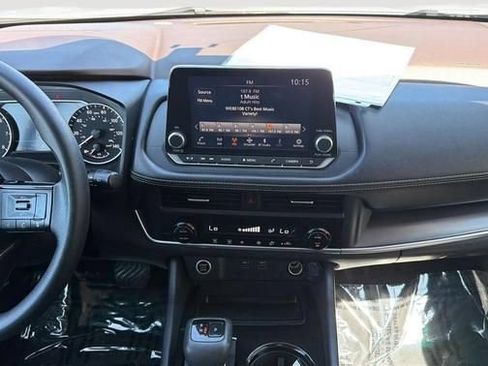 Used 2023 Nissan Rogue SV AWD/4WD image 11