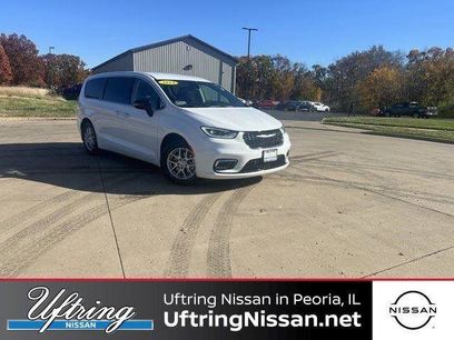 Used 2024 Chrysler Pacifica Touring-L
