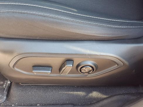 Used 2024 Jeep Grand Cherokee L Laredo w/ Luxury Tech Group I image 4