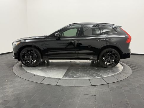 Certified 2024 Volvo XC60 T8 Ultimate w/ Protection Package Premier AWD/4WD image 4