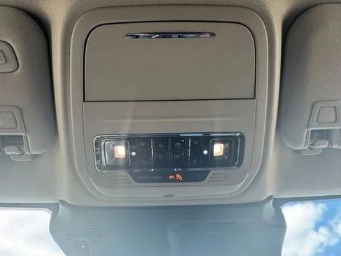 Used 2025 Lincoln Corsair AWD w/ Jet Appearance Package image 29