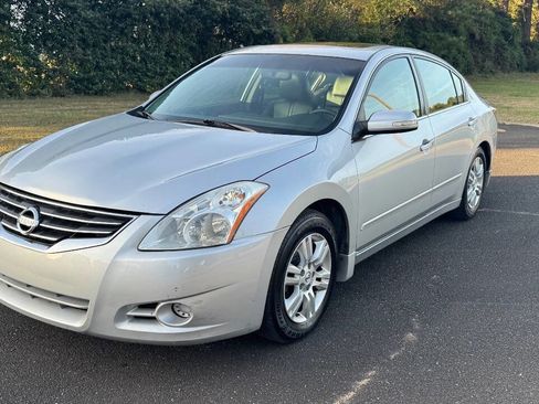 Used 2011 Nissan Altima 2.5 SL w/ 2.5SL Pkg image 4