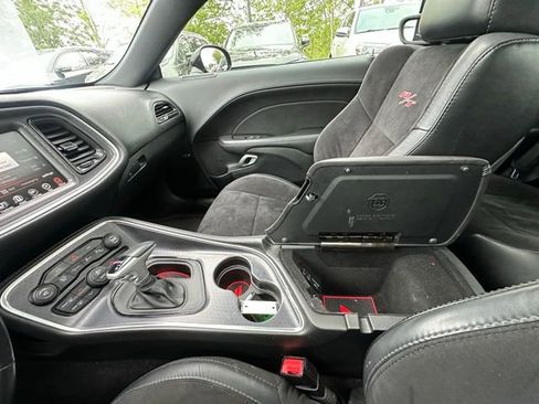 Used 2016 Dodge Challenger R/T Scat Pack w/ Leather Interior Group RWD image 29