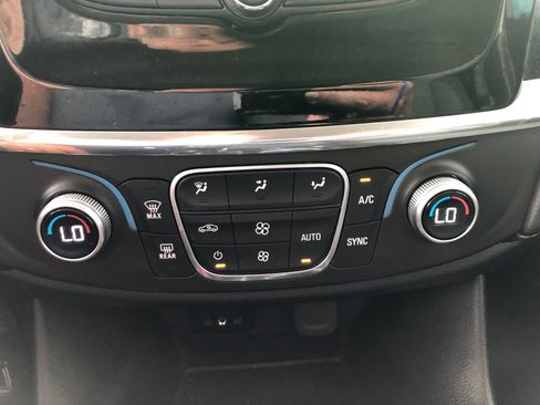 Used 2018 Chevrolet Traverse LS FWD image 26