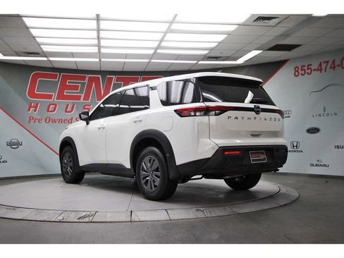 New 2025 Nissan Pathfinder S FWD image 4