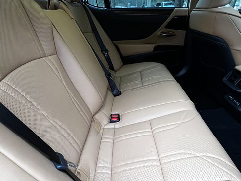 Certified 2024 Lexus ES 300h Ultra Luxury image 41