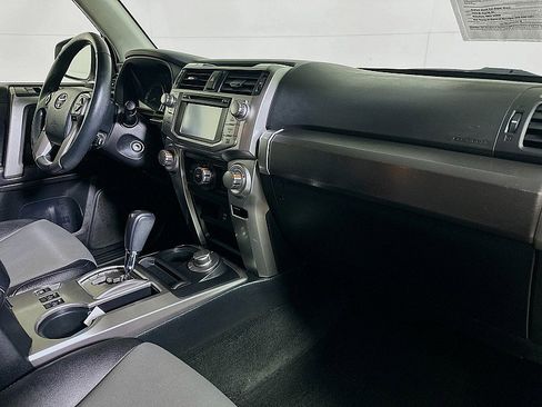 Used 2017 Toyota 4Runner SR5 Premium image 29