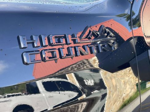 Used 2024 Chevrolet Silverado 2500 High Country w/ High Country Premium Package AWD/4WD image 12