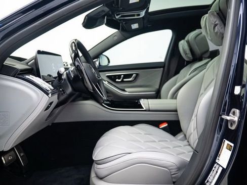 Used 2025 Mercedes-Benz Maybach S 580 4MATIC image 18
