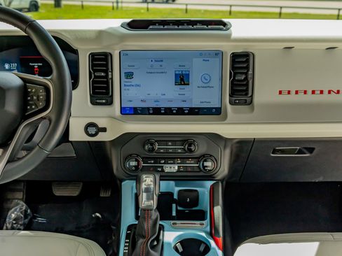 Used 2025 Ford Bronco Heritage Edition image 23