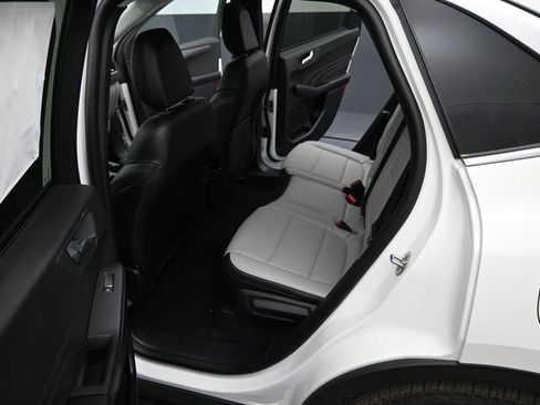 New 2025 Ford Escape SE image 12