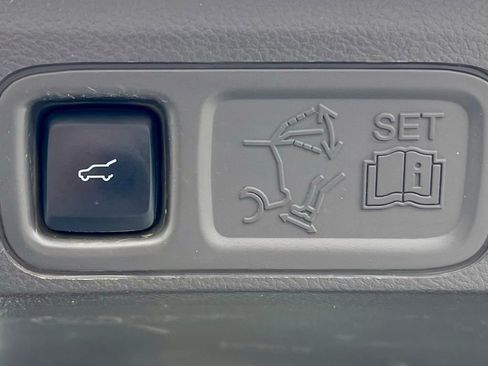 Used 2021 Ford Expedition Limited image 40