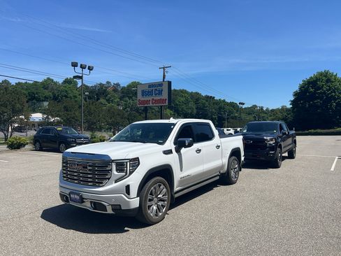 Used 2022 GMC Sierra 1500 Denali w/ Denali Reserve Package AWD/4WD image 1