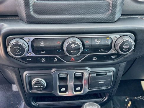 Used 2021 Jeep Wrangler Sport AWD/4WD image 15
