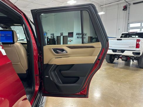 Used 2023 Chevrolet Tahoe Premier w/ Advanced Technology Package image 38