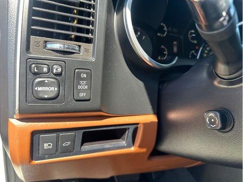 Used 2019 Toyota Sequoia Platinum image 21