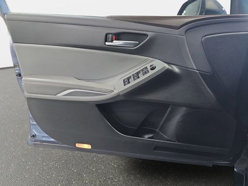 Used 2021 Toyota Avalon XLE FWD image 25