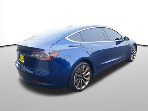 Used 2018 Tesla Model 3 Mid Range image 6