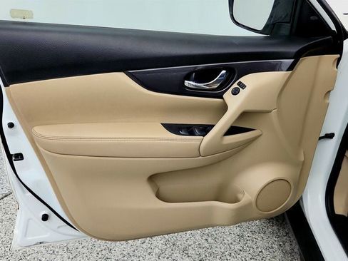 Used 2019 Nissan Rogue SV FWD image 10