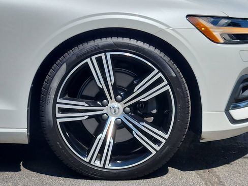 Used 2022 Volvo S60 B5 Inscription w/ Climate Package FWD image 14