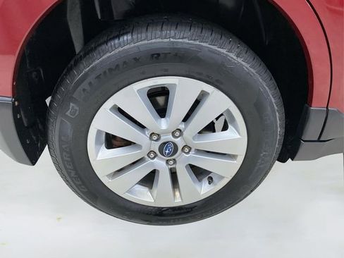Used 2017 Subaru Outback 2.5i Premium image 16