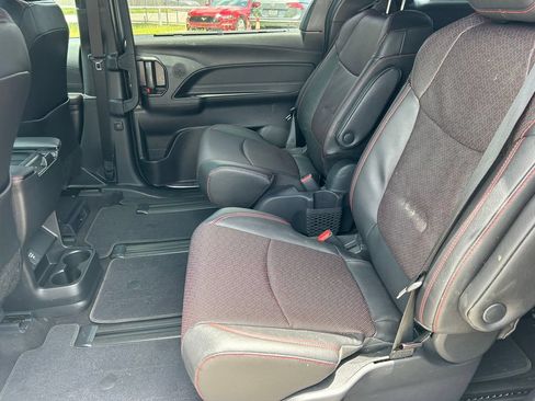 Used 2025 Toyota Sienna XSE w/ XSE Premium Package AWD/4WD image 18