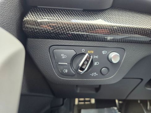 Used 2018 Audi SQ5 Prestige w/ Prestige Package image 21