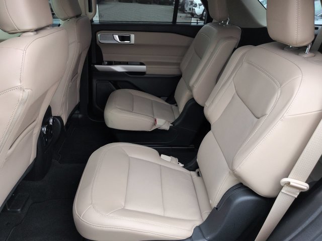 Used 2023 Ford Explorer Limited w/ Equipment Group 301A RWD image 14