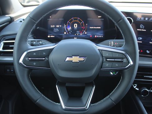 New 2027 Chevrolet Traverse LT w/ Sun and Wheel Package FWD image 12