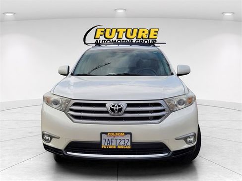 Used 2013 Toyota Highlander Plus image 2