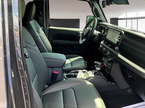 New 2025 Jeep Wrangler Unlimited Sahara w/ Safety Group AWD/4WD image 11