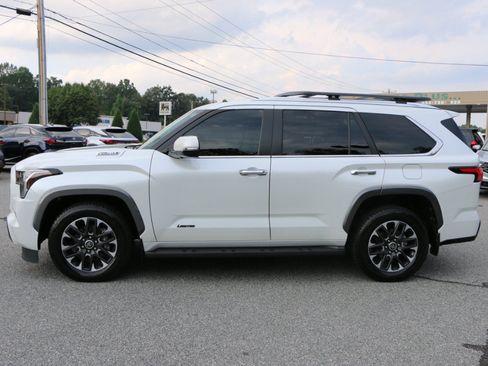 Used 2024 Toyota Sequoia Limited w/ Tow Technology Package AWD/4WD image 2