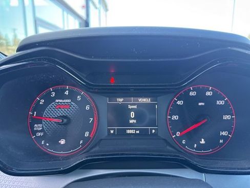 Used 2024 Chevrolet Trax RS w/ Sunroof Package image 18