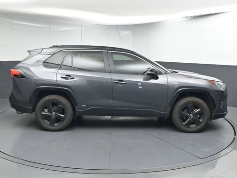 Used 2021 Toyota RAV4 XSE image 9
