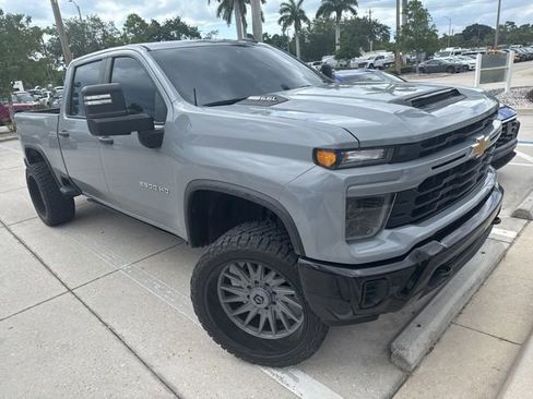 Used 2024 Chevrolet Silverado 2500 Custom AWD/4WD image 3