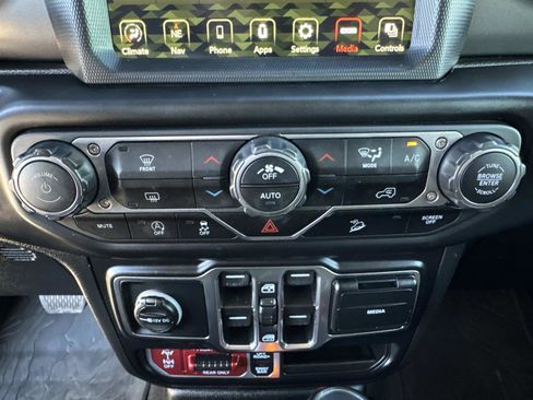 Used 2021 Jeep Wrangler Unlimited Rubicon image 30