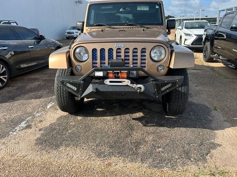 Used 2015 Jeep Wrangler Sahara w/ Dual Top Group AWD/4WD image 20