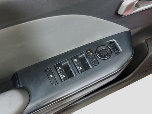Used 2025 Kia K4 FWD image 15