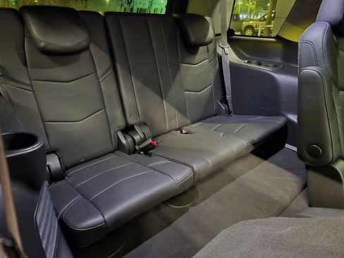 Used 2019 Cadillac Escalade Luxury AWD/4WD image 36