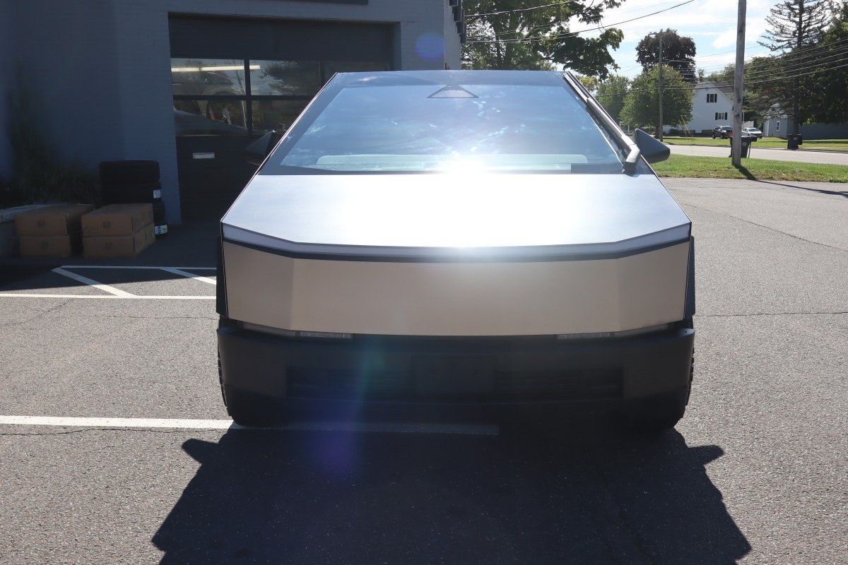 Used 2024 Tesla Cybertruck AWD Crew Cab image 3